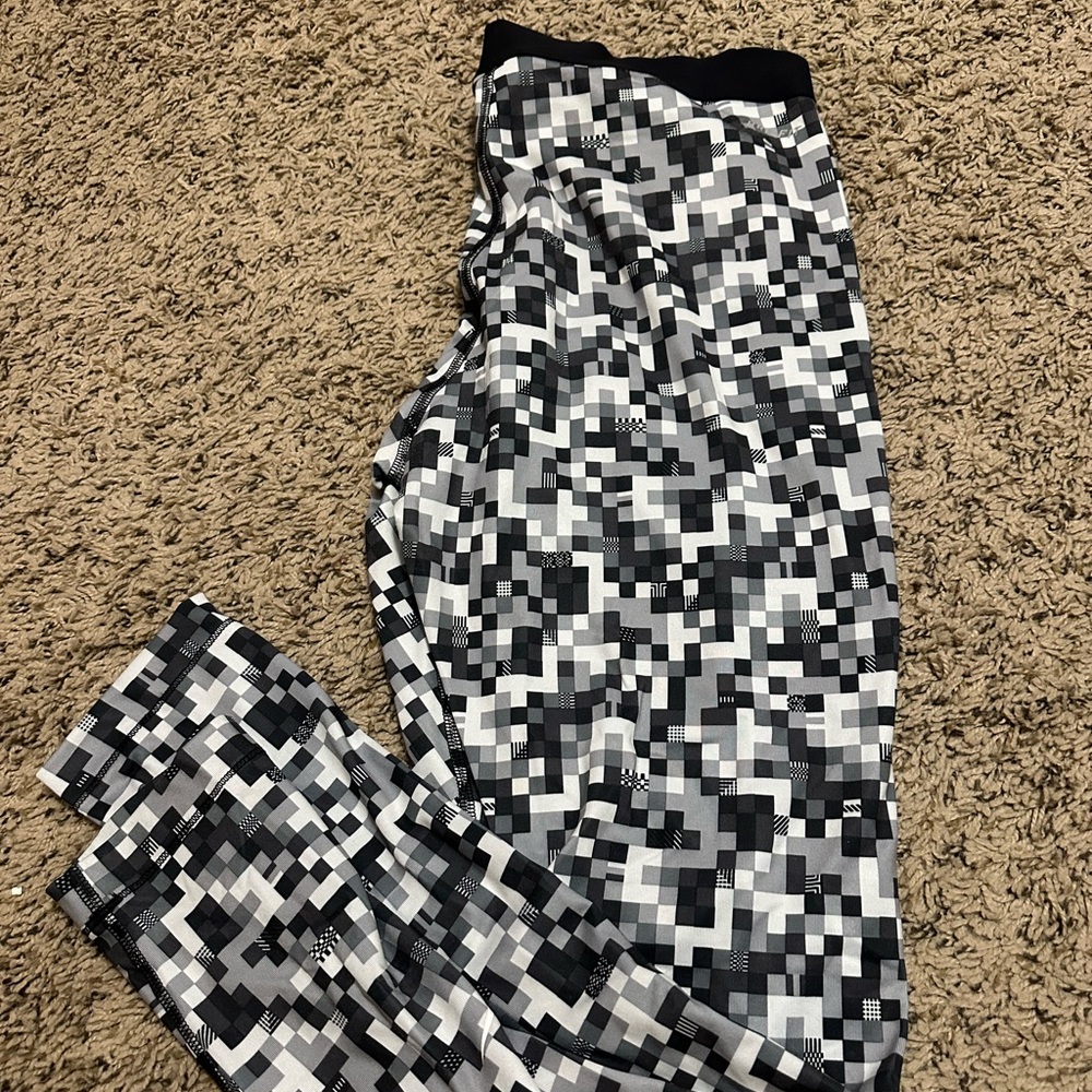 Women’s Nike Pro leggings!